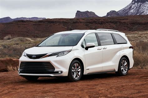 2021 Toyota Sienna Starting Price Announced It S 2 820 More Expensive Autoevolution 2021 Toyota Sienna Starting Price Announced It S 2 820 More Expensive Autoevolution