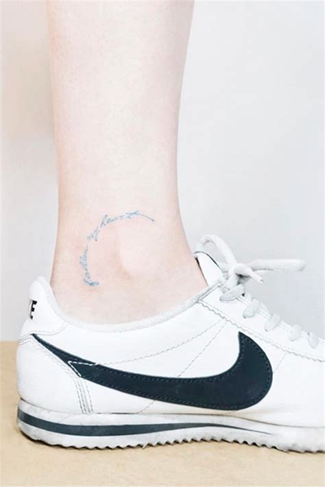 25 Minitattoos Que Son Tan Bonitos Como Joyas O M S Tatuajes 25 Minitattoos Que Son Tan Bonitos Como Joyas O M S Tatuajes