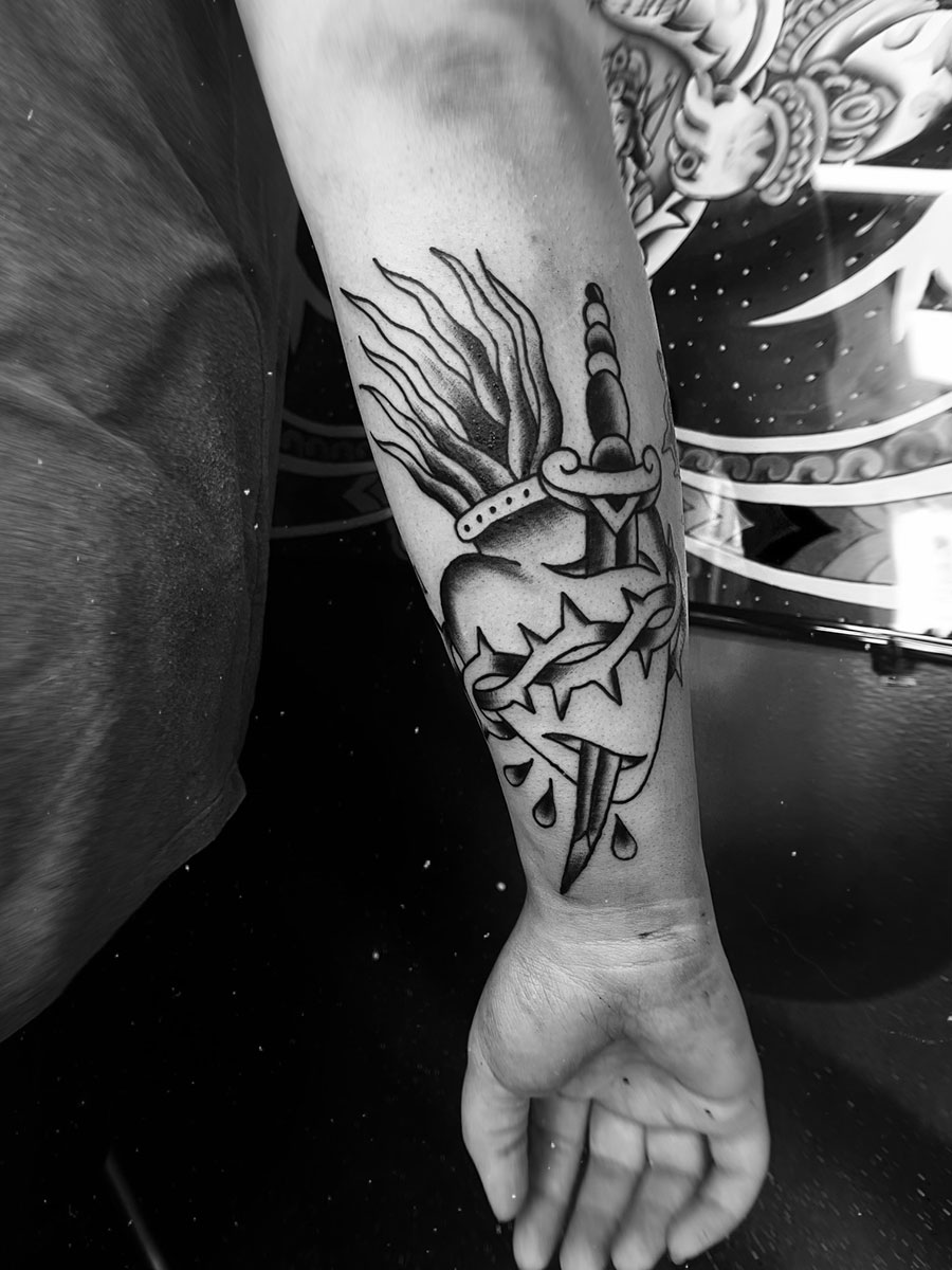 510 Dagger Through Heart Tattoo Stock Illustrations Royalty Free Vector Graphics Clip Art Istock 510 Dagger Through Heart Tattoo Stock Illustrations Royalty Free Vector Graphics Clip Art Istock