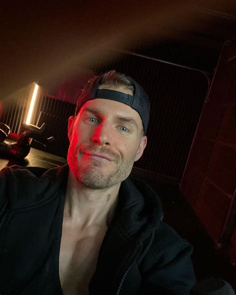 Why Alex Becker Addiction Million Became A Phenomenon