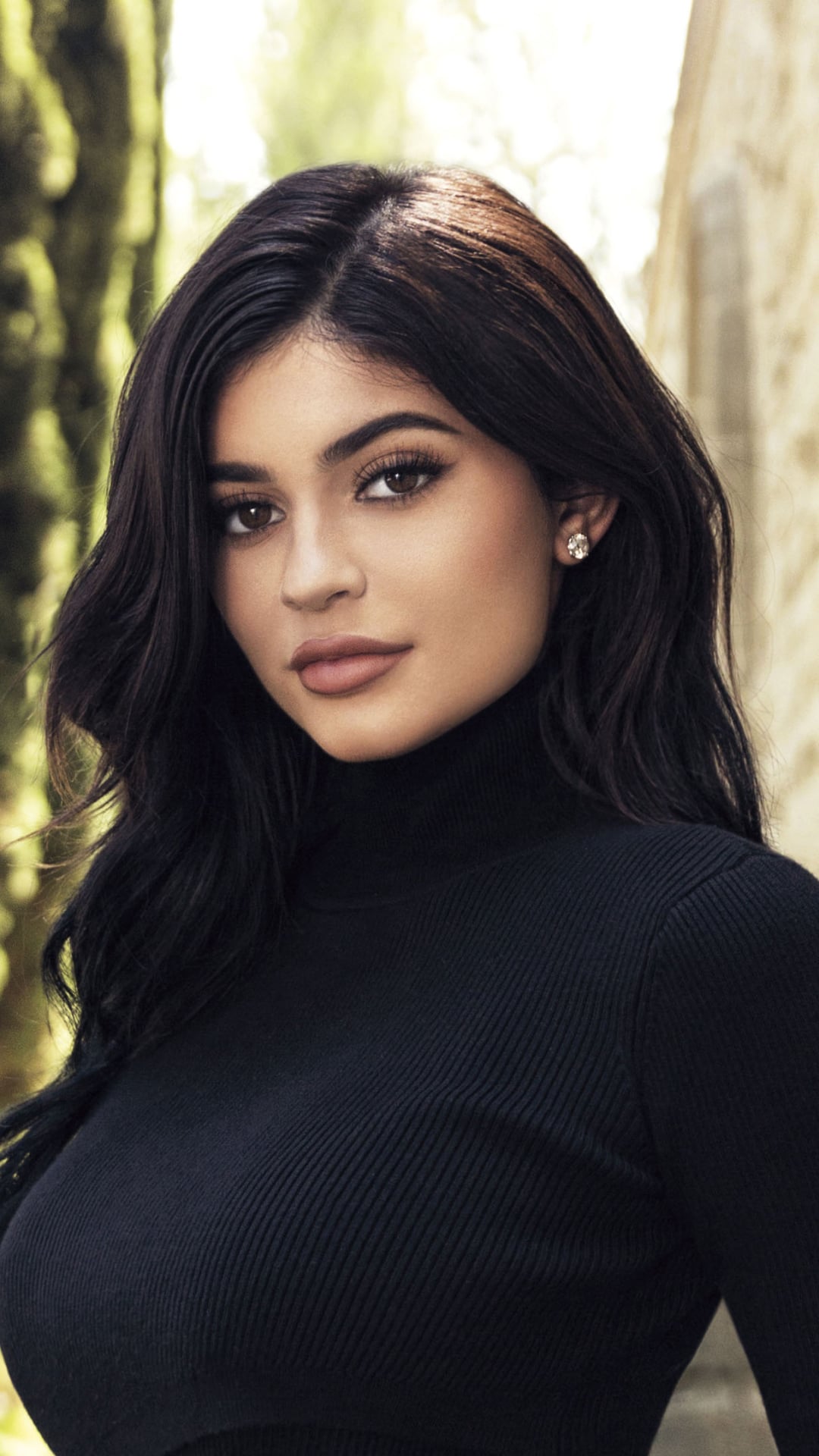 Download Kylie Jenner Done Up In Head To Toe Glam Wallpapers Com Download Kylie Jenner Done Up In Head To Toe Glam Wallpapers Com