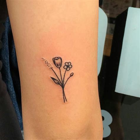 Simple Flower Tattoo Designs For Girls Simple Flower Tattoo Designs For Girls