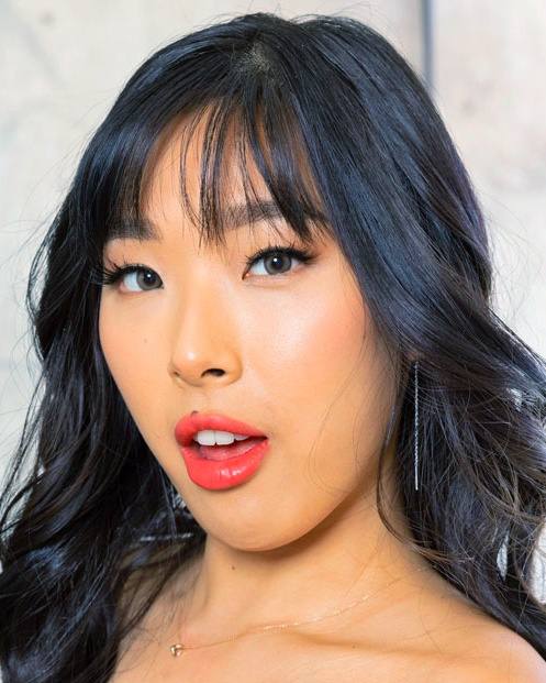 Who Is Elle Lee Bio Wiki Age Net Worth Height Boyfriend Amp Family